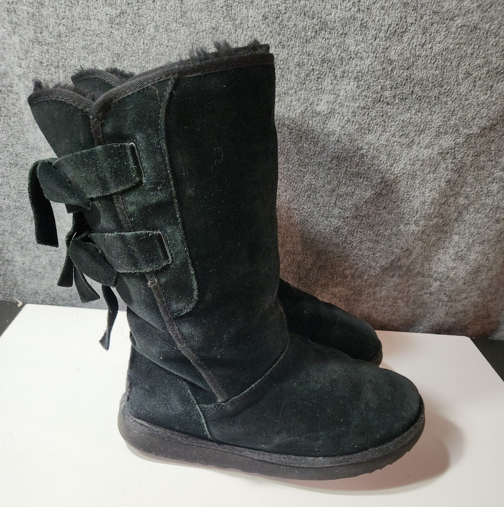 Women's UGG Allegra Bow II Size 7